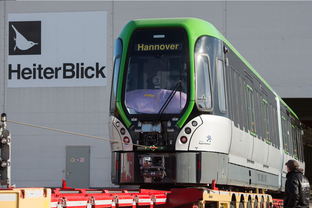 Der 44 Tonnen schwere, 25 Meter lange „TW 3000“ aus der Plagwitzer Straßenbahnmanufaktur. Foto: Christian Modla