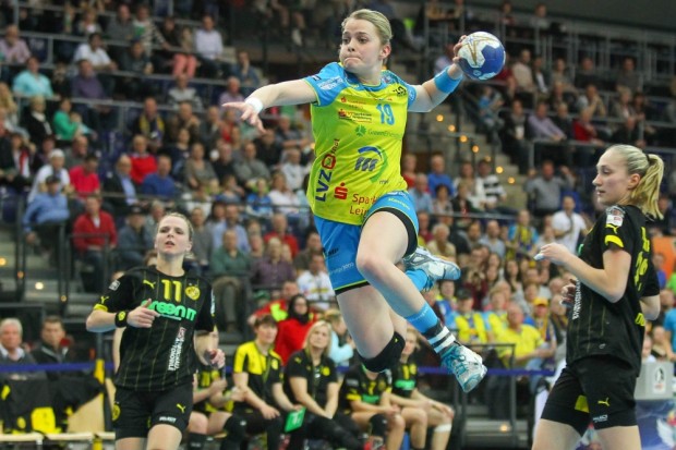 Kaya Diehl segelt zum Torerfolg. Foto: Jan Kaefer