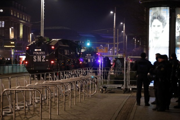 20:55 Uhr: Kaum Vorkommnisse. Die Polizei bereitet die Abreise vor. Foto: L-IZ.de