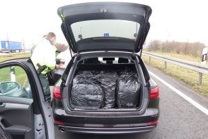 Insgesamt wurden 48,4 Kilogramm betäubungsmittelgleiche Substanzen sichergestellt. Foto: PD Leipzig