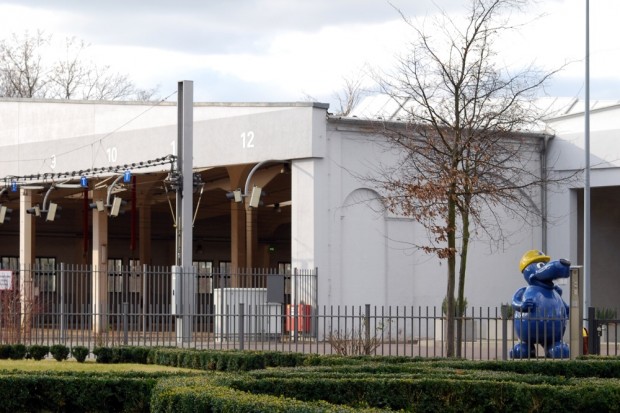 Auch für die Mitarbeiter der LVB nicht leicht, wenn die Preise steigen. Mit jedem Jahr weniger Grund zum Lachen - der LVB-Biber „Willi“ am Straßenbahnhof Angerbrücke. Foto: L-IZ.de