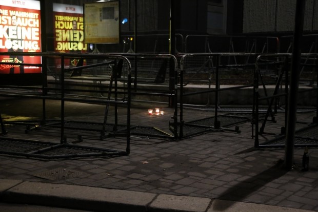 Am Rande: Einzäunung für Stolpersteine am Ring. Foto: L-IZ.de