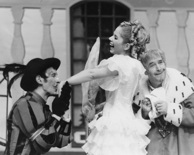 Schauspielhaus 1970: Ellen Hellwig als Prinzessin im Märchen „Das tapfere Schneiderlein“. Foto: Schauspiel Leipzig