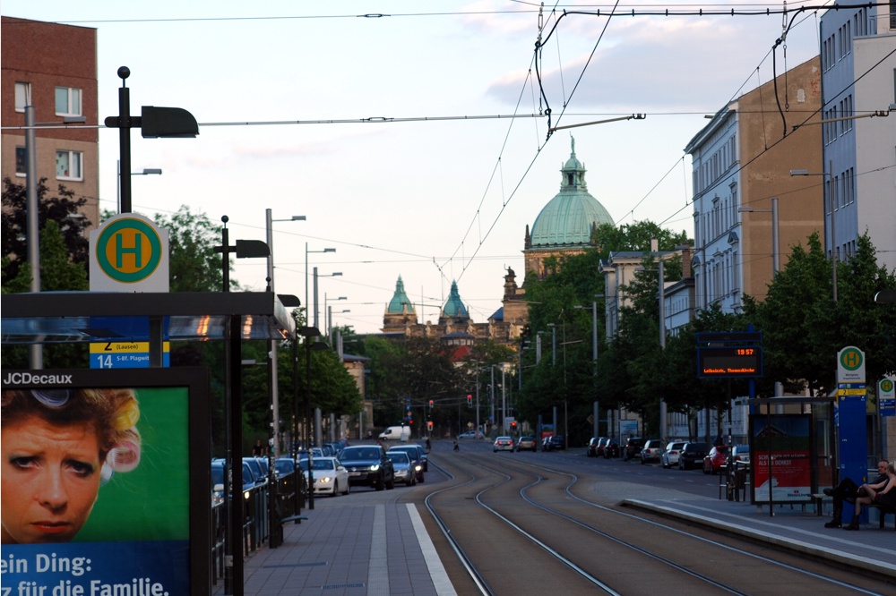 Werden auf jeden Fall abgebaut. Die Wartehäuschen der Firma JC Decaux in Leipzig. Foto: L-IZ.de