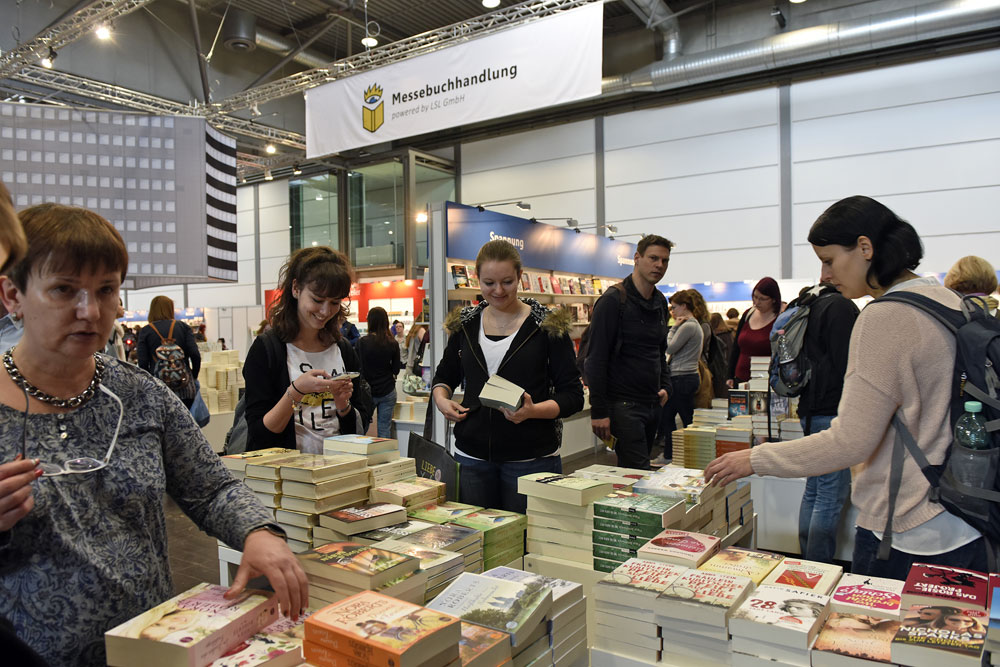 An den ersten beiden Messetagen kamen 75.000 Besucher (2015: 71.000) zur Leipziger Buchmesse. Foto: Leipziger Messe
