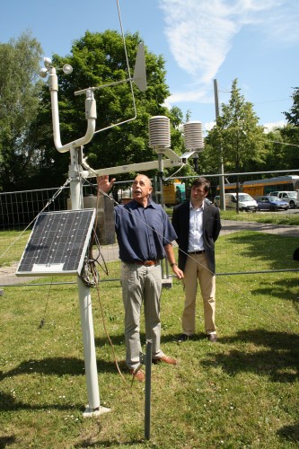 Die temporäre Messstation, die 2014 vor der Hauptfeuerwache aufgestellt wurde. Foto: Ralf Julke