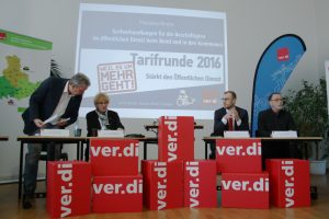 Pressekonferenz zur neuen Tarifrunde 2016. Foto: Ralf Julke
