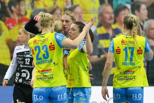 Gedämpfter Siegesjubel der HCL-Spielerinnen nach dem Abpfiff. Foto: Jan Kaefer