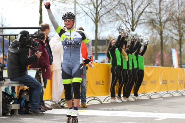 Claudia Pechstein - fünffache Olympiasiegerin im Eisschnelllauf - belegte im Rahmen der Inline-Skaten-DM (Halbmarathon) den 6. Platz. Foto: Jan Kaefer