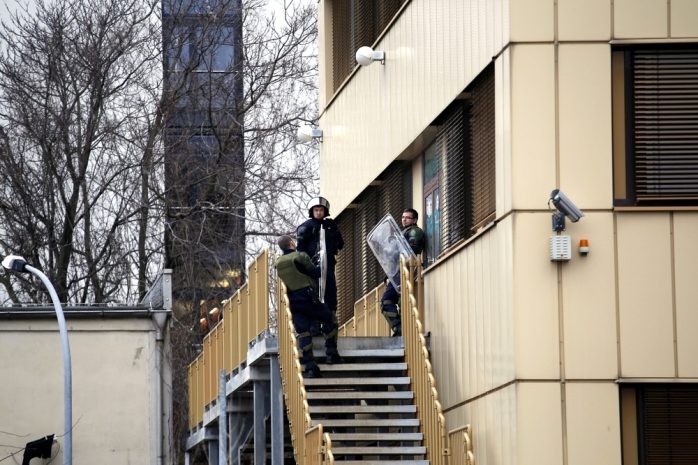 Live dabei sein und Bilder direkt ins Netz bringen. (Besetzung Social Center 2016). Foto: L-IZ.de