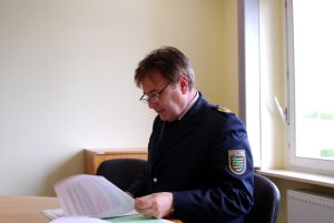 Leipzigs Polizeipräsident Bernd Merbitz hat sein Wort gegeben - kein Rassismus. Foto: L-IZ.de
