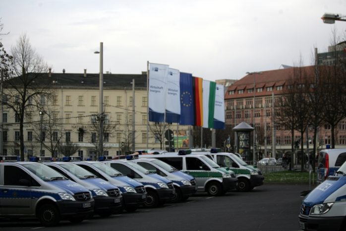 Jede Menge Aufwand für rund 400 bis 500 Teilnehmer heute bei Legida. Foto: L-IZ.de