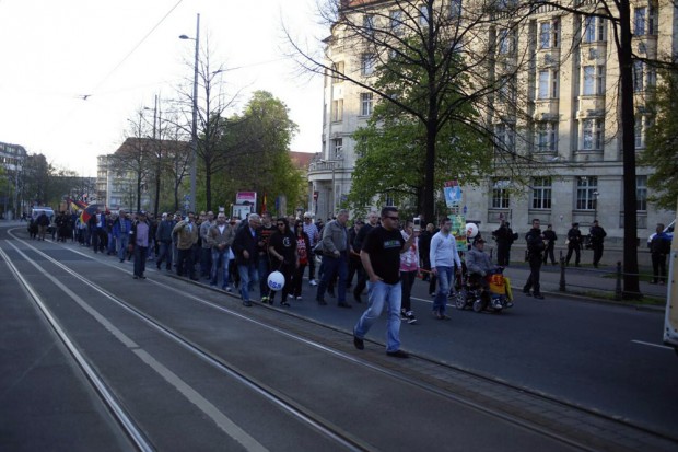 Legida auf dem Weg zur Thomaskirche. Foto: L-IZ.de