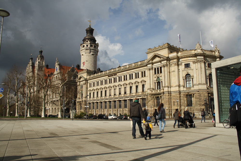 Problemumwölkt: das Neue Rathaus. Foto: Ralf Julke