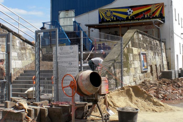Prozesse über Jahre im Blick behalten. (Baustelle Bruno Plache Stadion). Foto: L-IZ.de