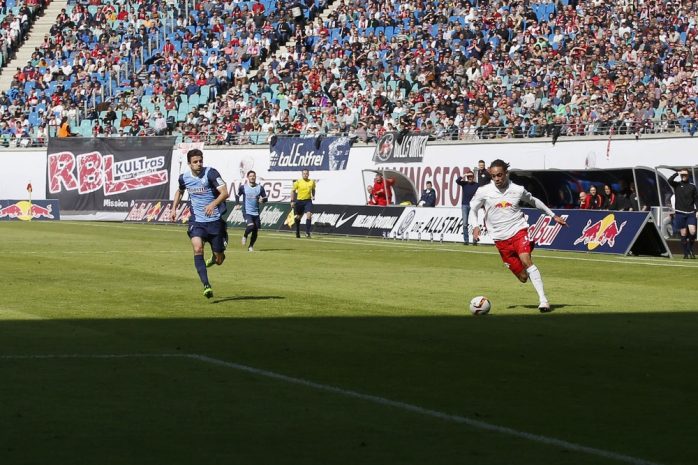 Yussuf Poulsen kann sich mühelos um die Bochumer Abwehr schieben. Foto: Alexander Böhm