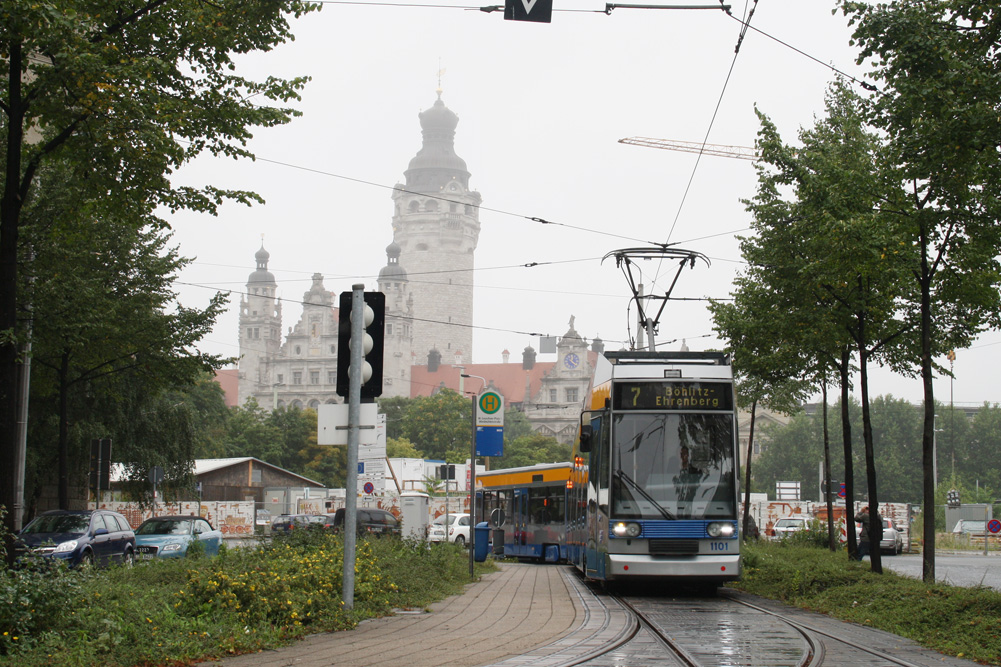 Straßenbahn der LVB in der Windmühlenstraße. Foto: Ralf Julke