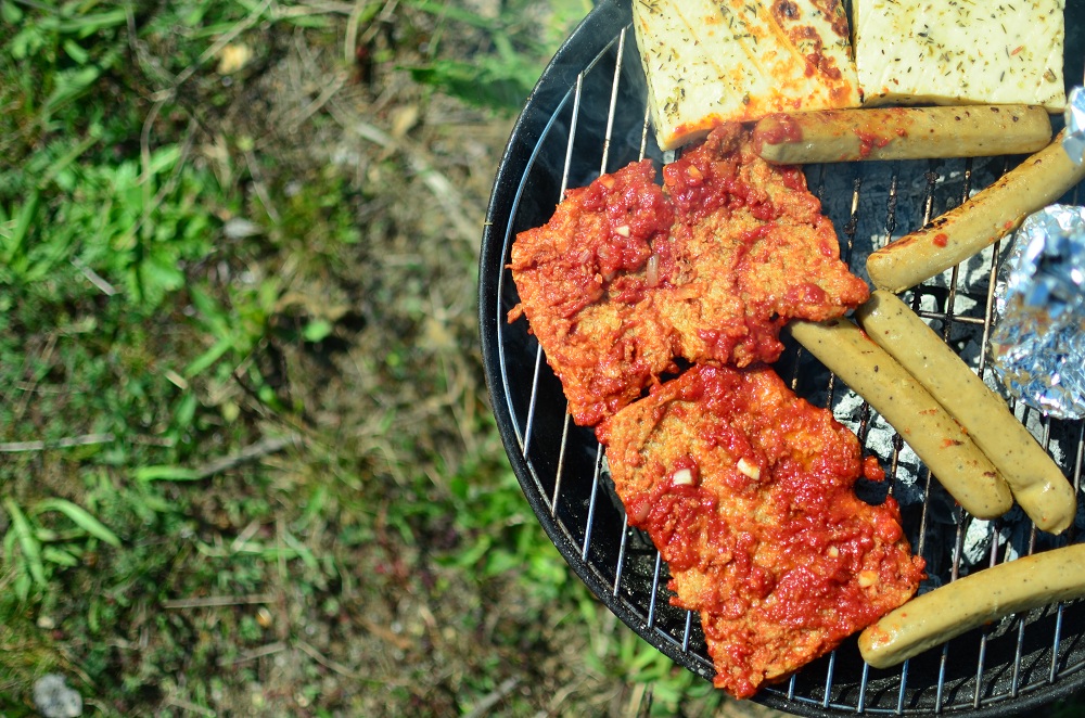 Würzig mariniertes Sojasteak. Foto: Maike Klose