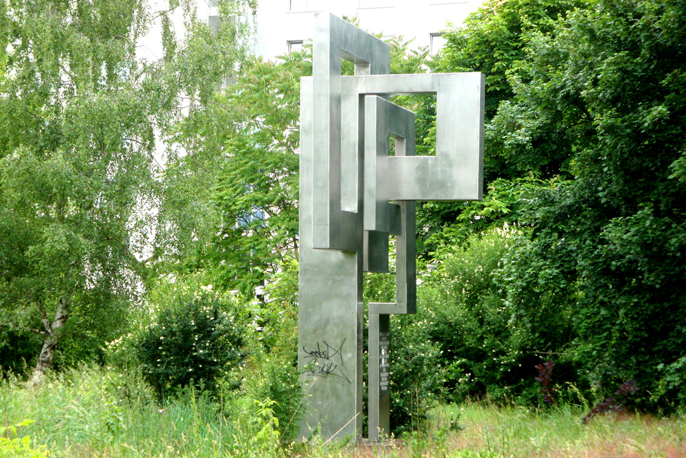 Das Denkmal der Grünauer Grundsteinlegung im Jahr 1976. Foto: Gernot Borriss
