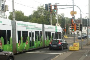2015 dann eingestellt: Linie 9 in der Koburger Straße. Foto: Ralf Julke