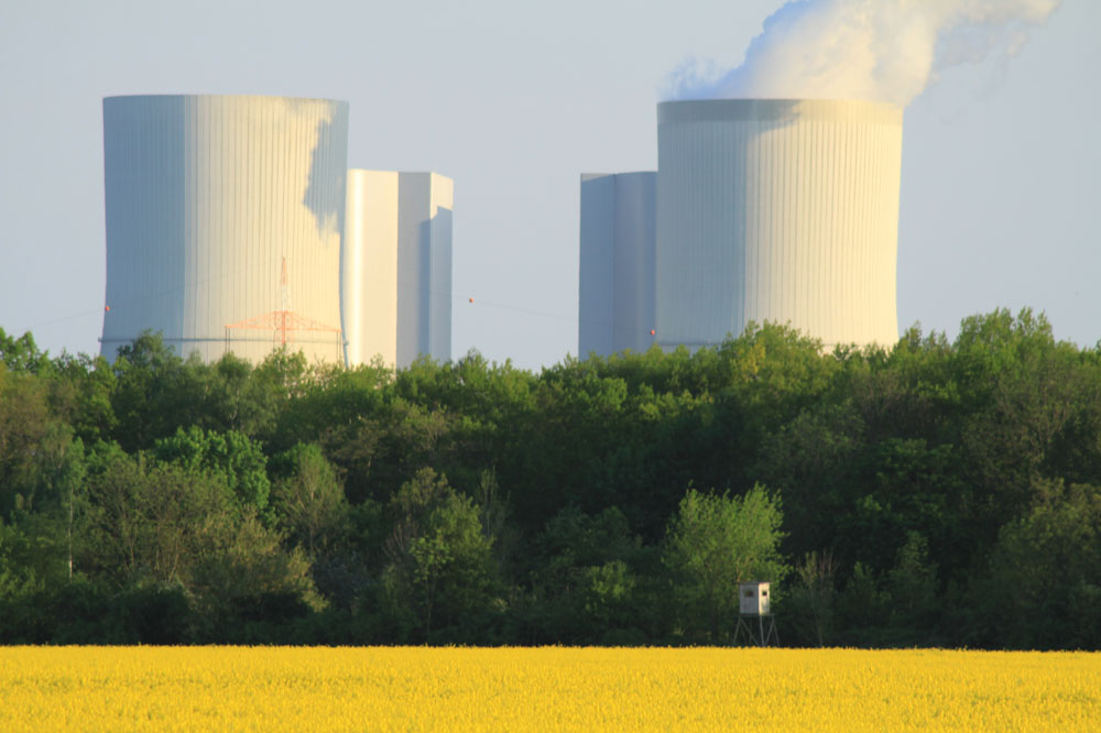 Die Mibrag betreibt das Kraftwerke in Lippendorf. Foto: Matthias Weidemann