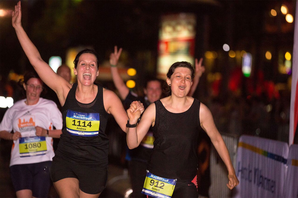 Beim Nachtlauf. Foto: Laufszene Sachsen