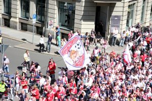 RBL-Fanmarsch am 8. Mai 2015 auf der Jahnallee. Geschätzt 800 waren dabei. Foto: L-IZ.de
