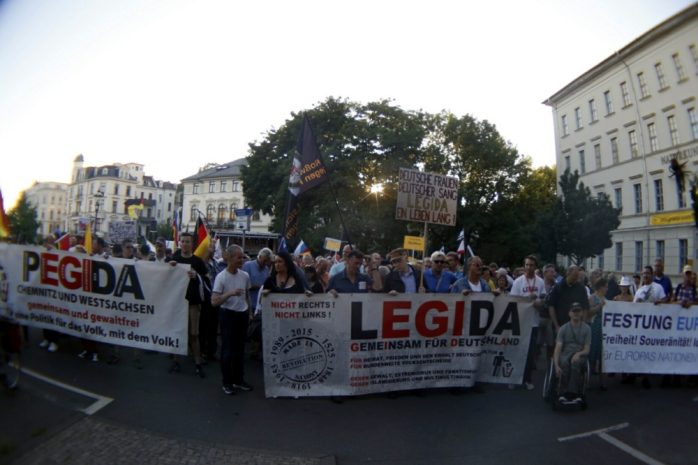 20:10 Uhr: Mikrokosmos Legida. Foto: L-IZ.de