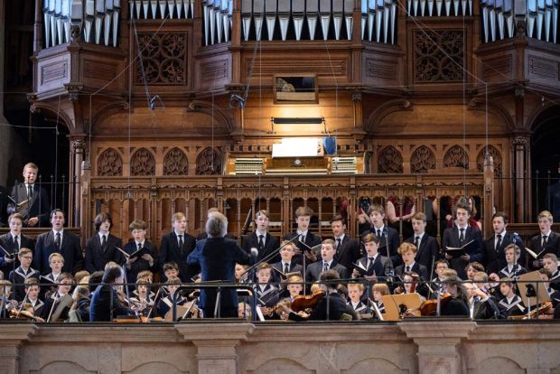 Gewandhausorchester und Thomanerchor musizierten am Freitag gemeinsam in ihrer Leipziger Heimstätte. Foto: Foto: Bachfest Leipzig/Jens Schlüter