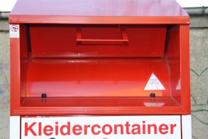 Ein Kleidersammelcontainer des DRK. Foto: Matthias Weidemann