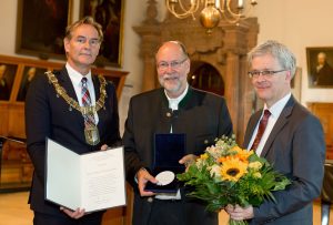 v.l.n.r.: Oberbürgermeister Burkhard Jung, Peter Kooij, Prof. Dr. Peter Wollny. Foto: Bachfest Leipzig/Gert Mothes