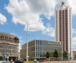 Die neue LWB-Zentrale neben dem Wintergartenhochhaus. Foto: LWB, Peter Usbeck