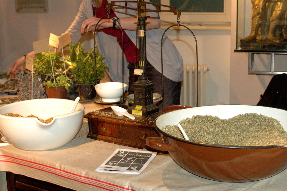 Was steckt in einer Teemischung? Foto: SAML