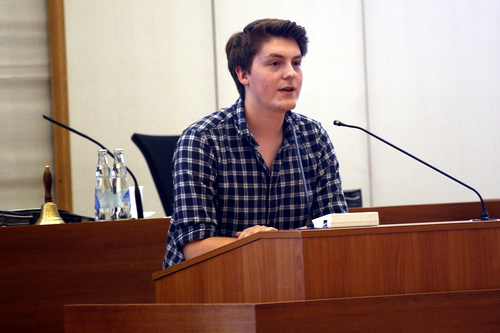 William Rambow vom Jugendparlament Leipzig am 22. Juni 2016 im Stadtrat. Foto: L-IZ.de