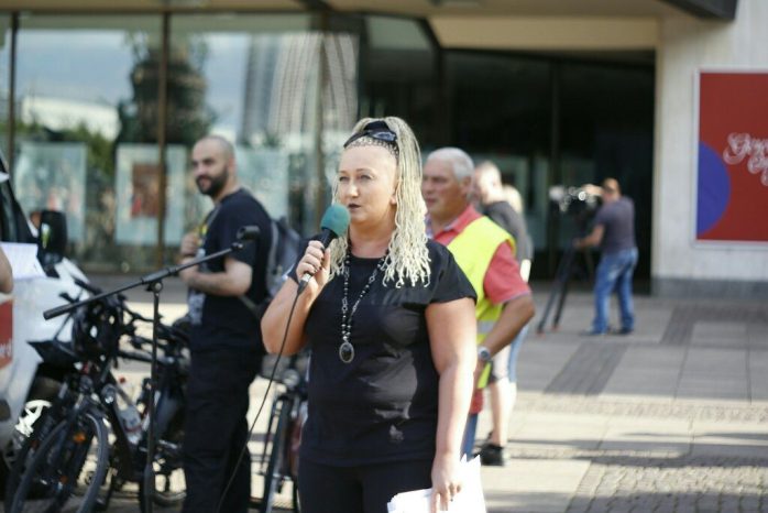 18:15 Uhr: Irena-Rudolph Kokot (SPD) bei der Gegendemo. Foto: L-IZ.de