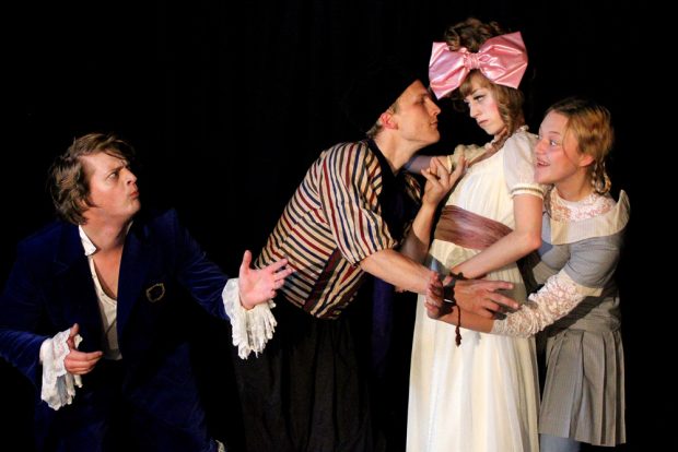 Cammerspiele: Candide oder Die letzte aller möglichen Welten. Foto: Dorothea Wagner