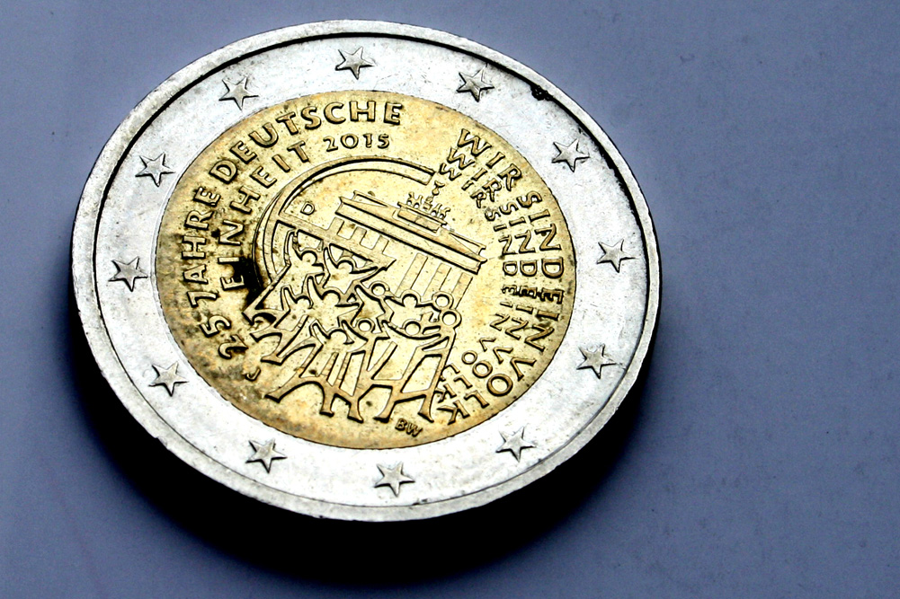 2015 extra für den fleißigen Steuerzahler gepresst: der Sonder-Euro „Wir sind das Volk“. Foto: Ralf Julke