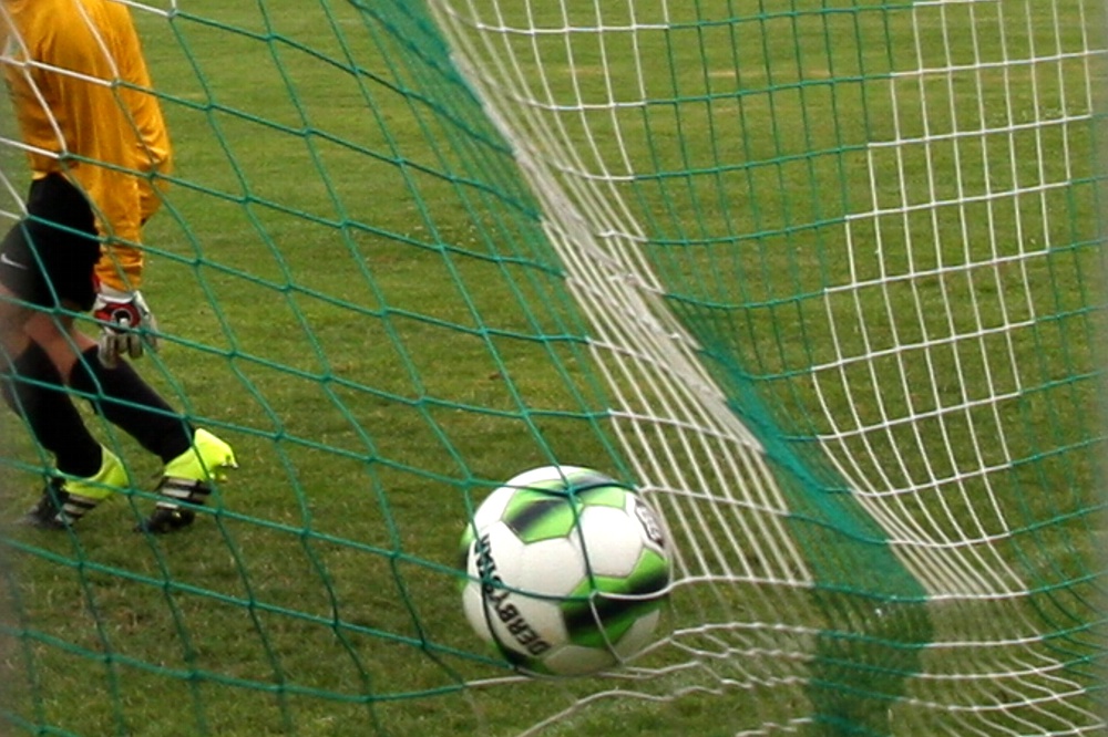 Fest steht wohl vor allem: Ein Tor ist ein Tor, wenn das Runde im Eckigen ist und einer hinterherguckt. Foto: L-IZ.de