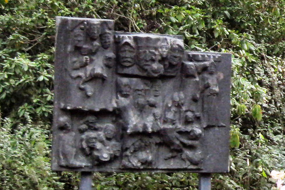 Die gestohlene Bronzeplatte. Foto: agra-Park