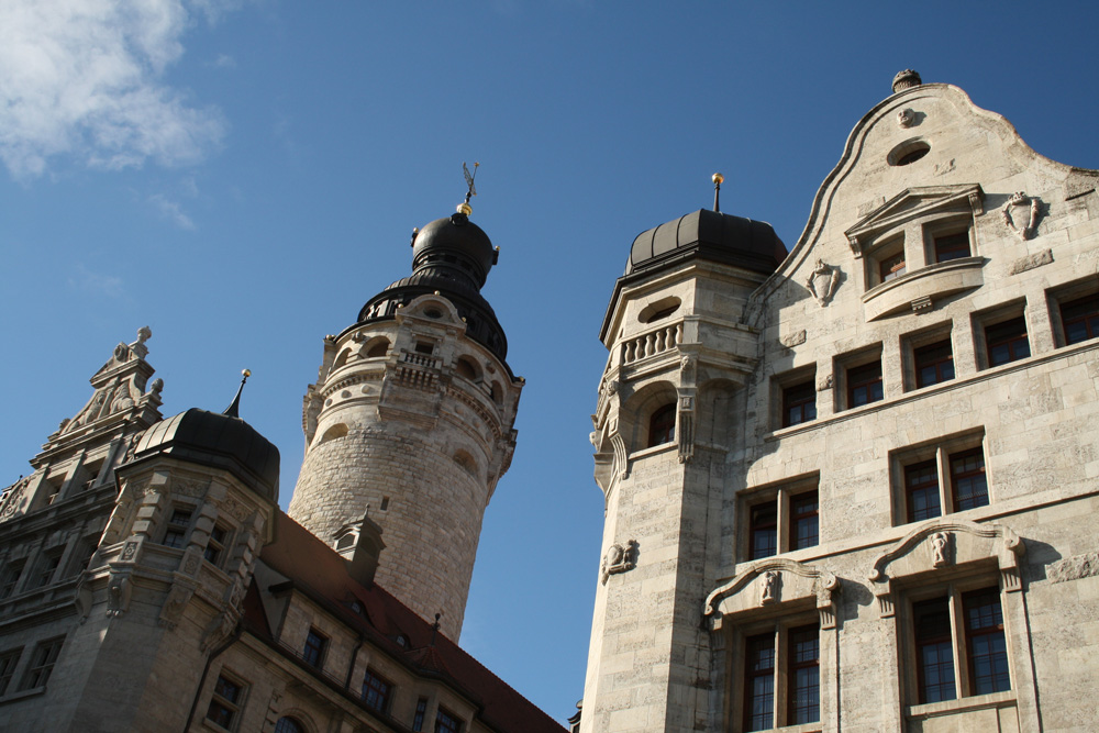 Neues Rathaus und Stadthaus. Foto: Ralf Julke