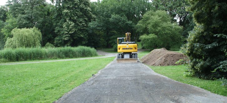Schotterpiste im Palmengarten. Foto: Ralf Julke