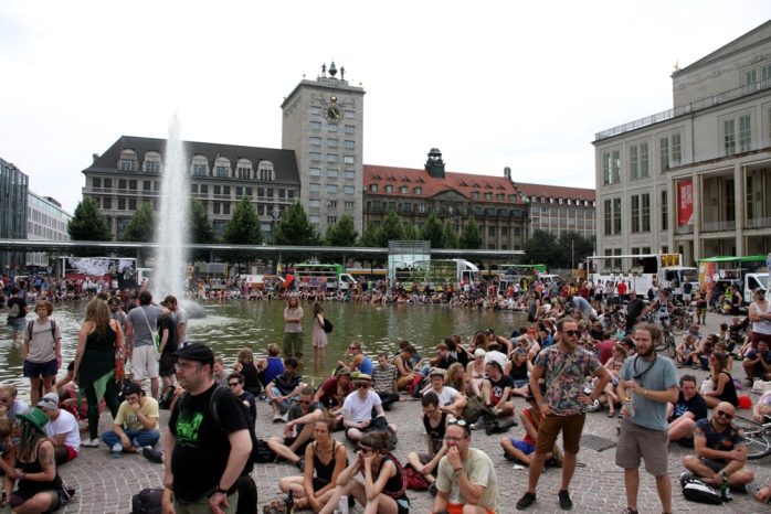 Voller Augustusplatz gegen 17 Uhr. Foto: L-IZ.de