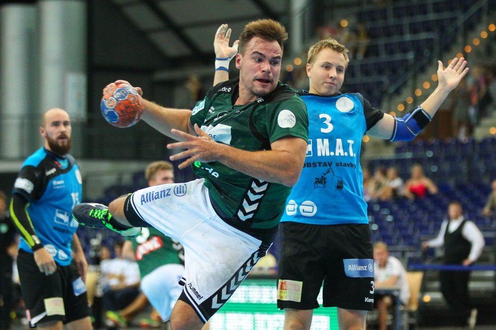 Talent Plzen hatte Gastgeber SC DHfK im letzten Testspiel wenig entgegenzusetzen. Hier segelt Benjamin Meschke gen Tor. Foto: Jan Kaefer