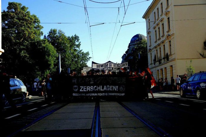 Demo "Rechte Strukturen zerschlagen" beim Start. Foto: L-IZ.de