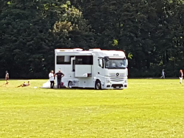 Filmtruck auf der Großen Wiese im Rosental. Foto: Wolfgang Stoiber