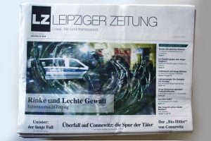 August-Ausgabe der Leipziger Zeitung: Rinke oder Lechte Gewalt. Foto: L-IZ