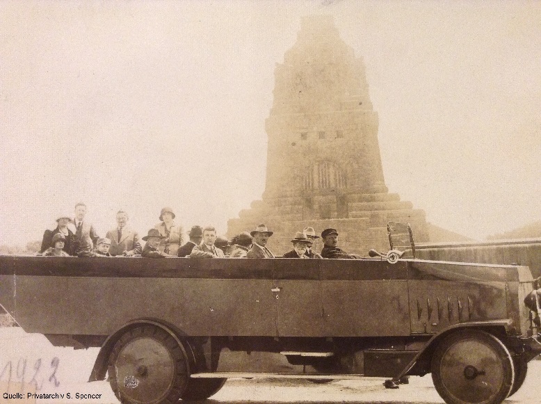 Next door neighbours. Foto: S. Spencer, Katalog Jüdische Woche