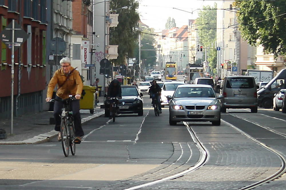 Von Radfahrern viel genutzt: die Arthur-Hoffmann-Straße. Foto: Ralf Julke