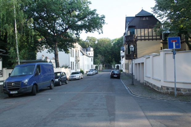 Zufahrt zum Schloss Abtnaundorf. Foto: Ralf Julke