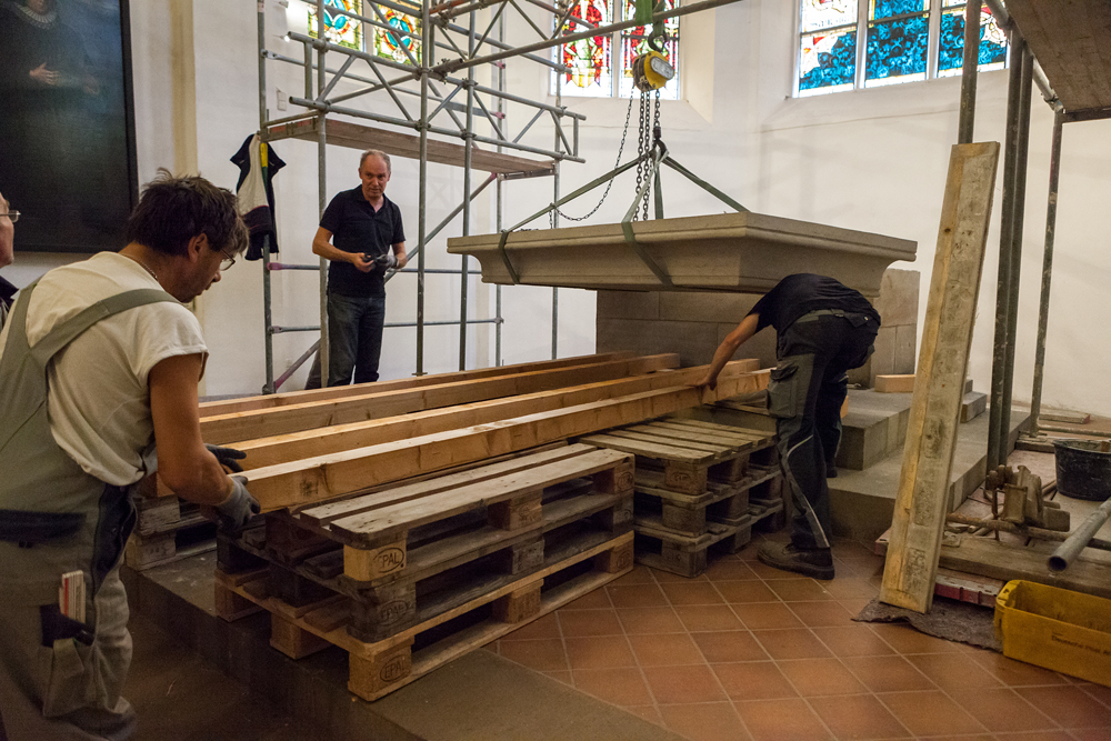 Altarumbau in der Thomaskirche. Foto: Matthias Knoch